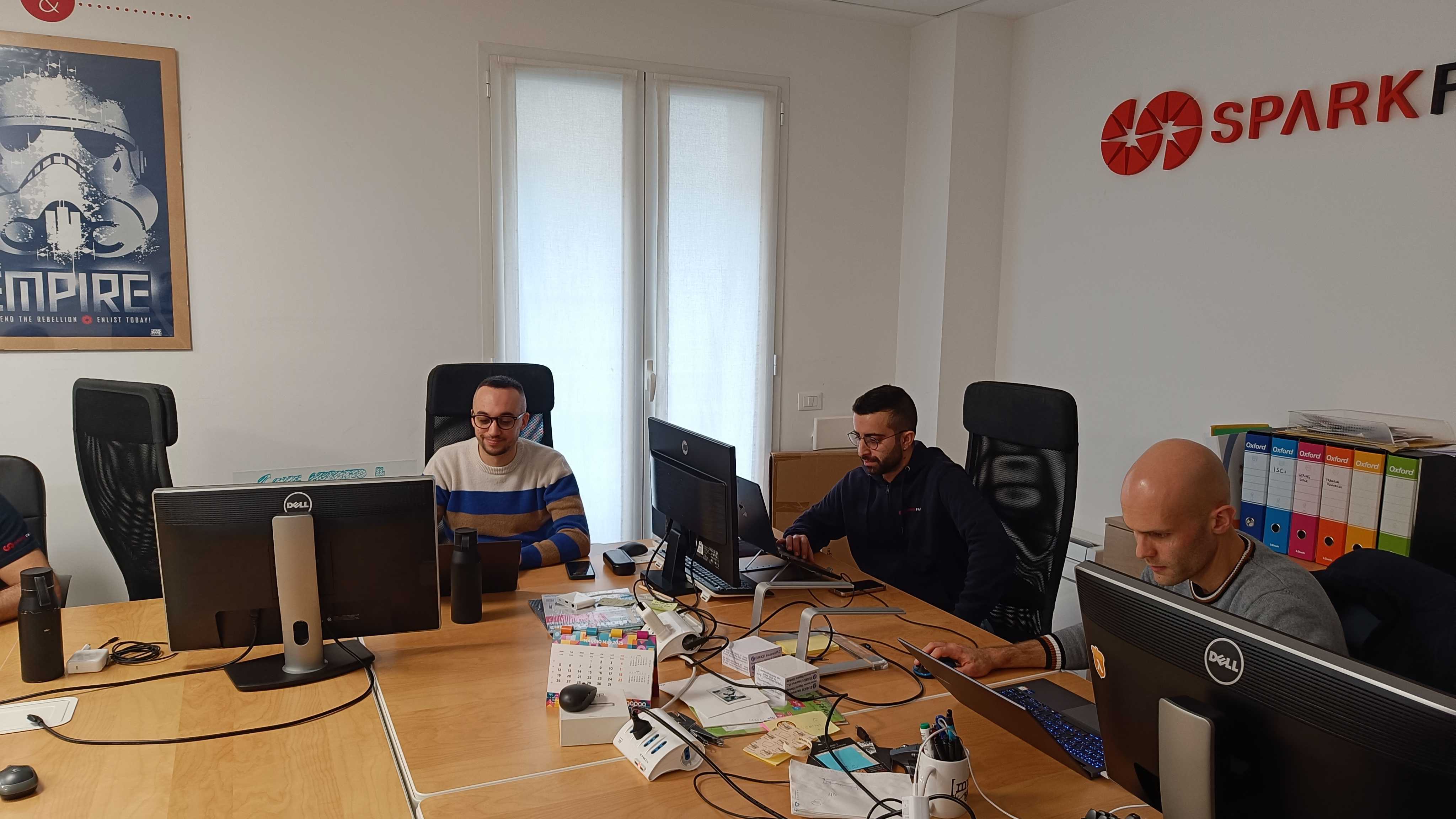 Drupalisti riuniti negli uffici di SparkFabrik